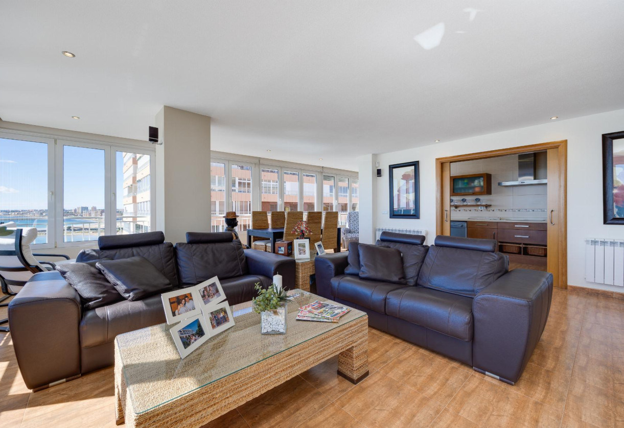 Resale · APARTAMENTO · Torrevieja · Playa Acequion