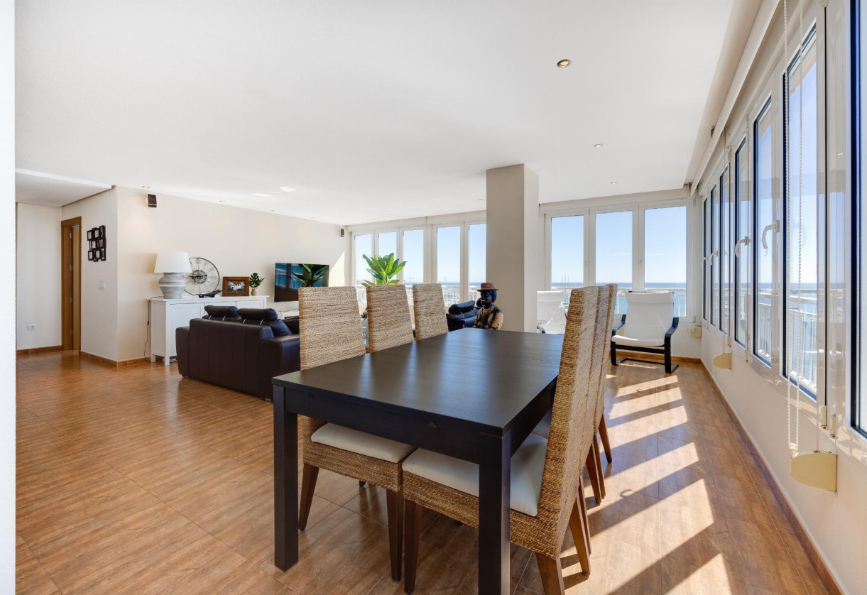 Resale · APARTAMENTO · Torrevieja · Playa Acequion