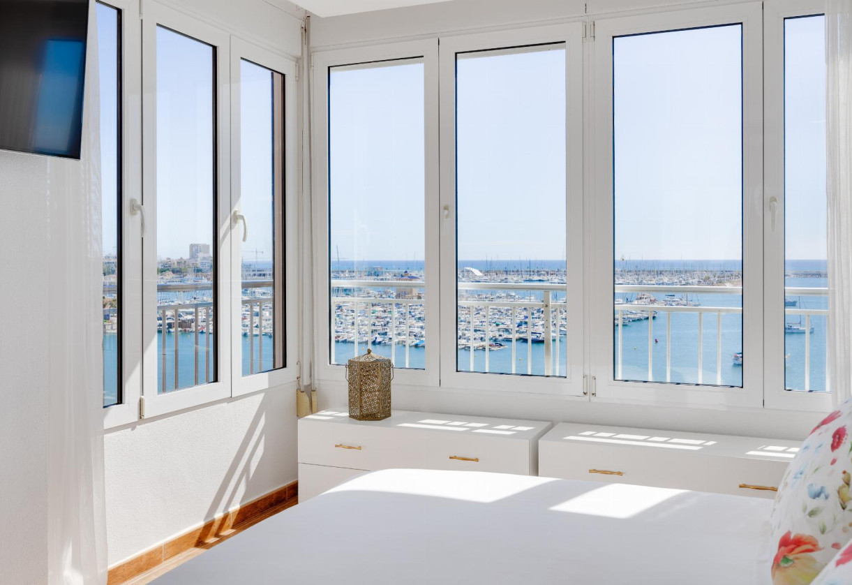 Resale · APARTAMENTO · Torrevieja · Playa Acequion