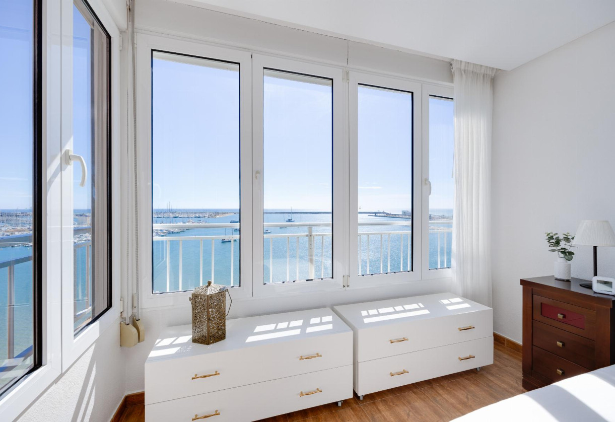 Resale · APARTAMENTO · Torrevieja · Playa Acequion