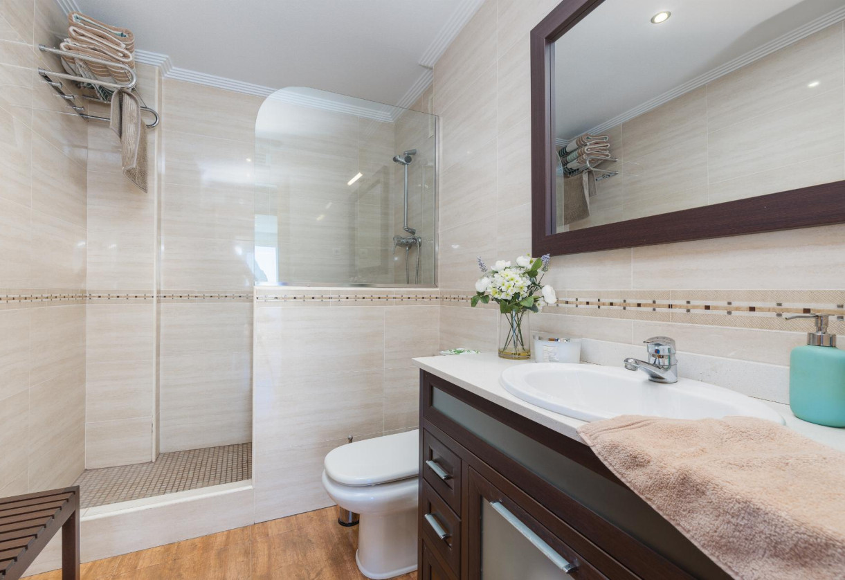 Resale · APARTAMENTO · Torrevieja · Playa Acequion