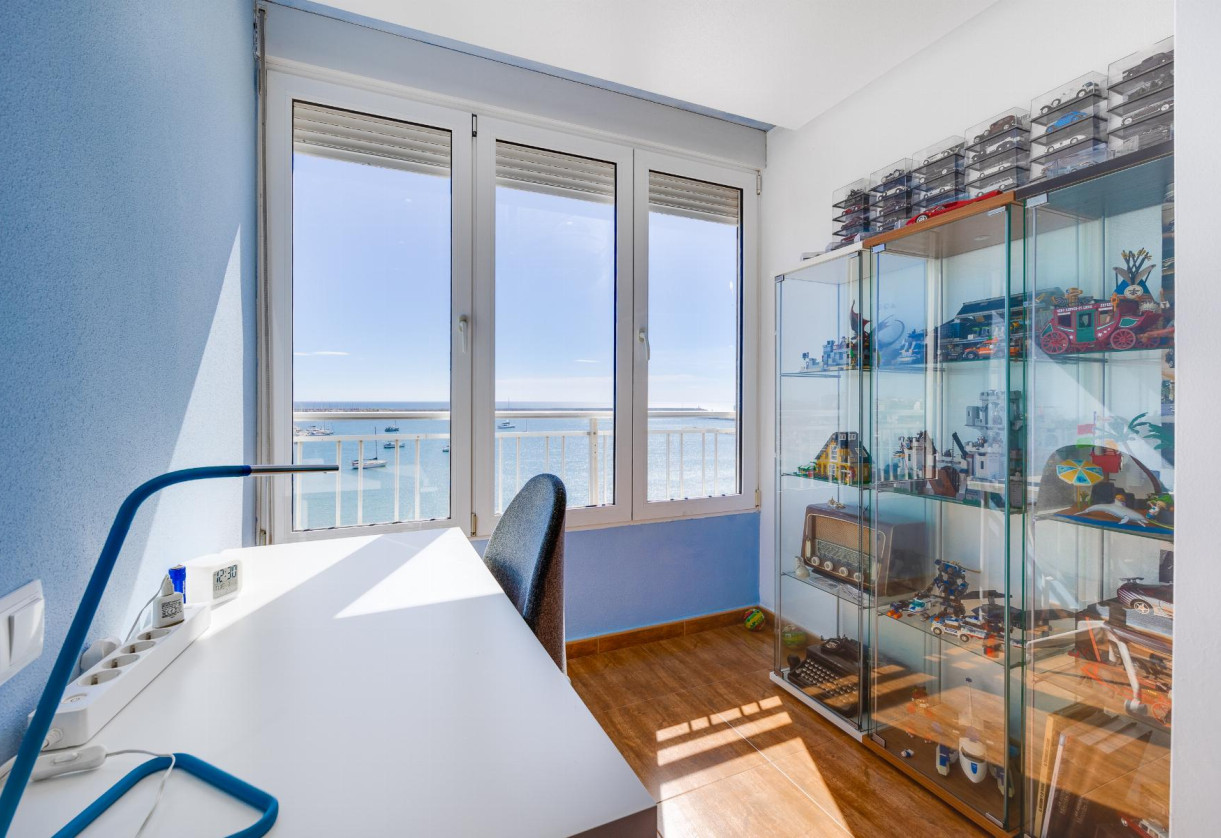 Resale · APARTAMENTO · Torrevieja · Playa Acequion