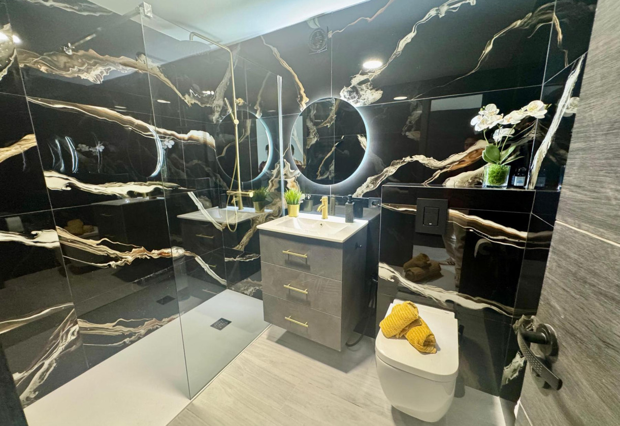 Resale · APARTAMENTO · Torrevieja · CLUB NAUTICO TORREVIEJA