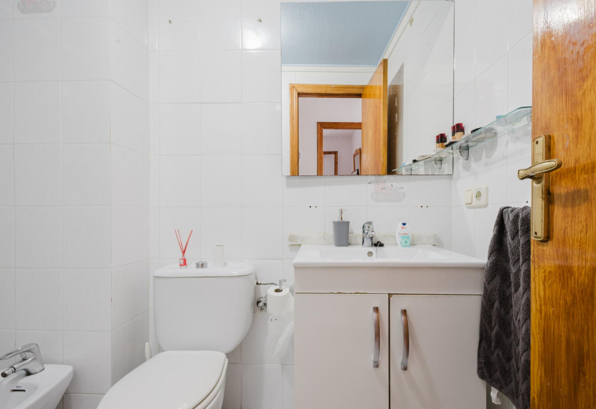 Reventa · APARTAMENTO · Torrevieja · Playa de La Acequion