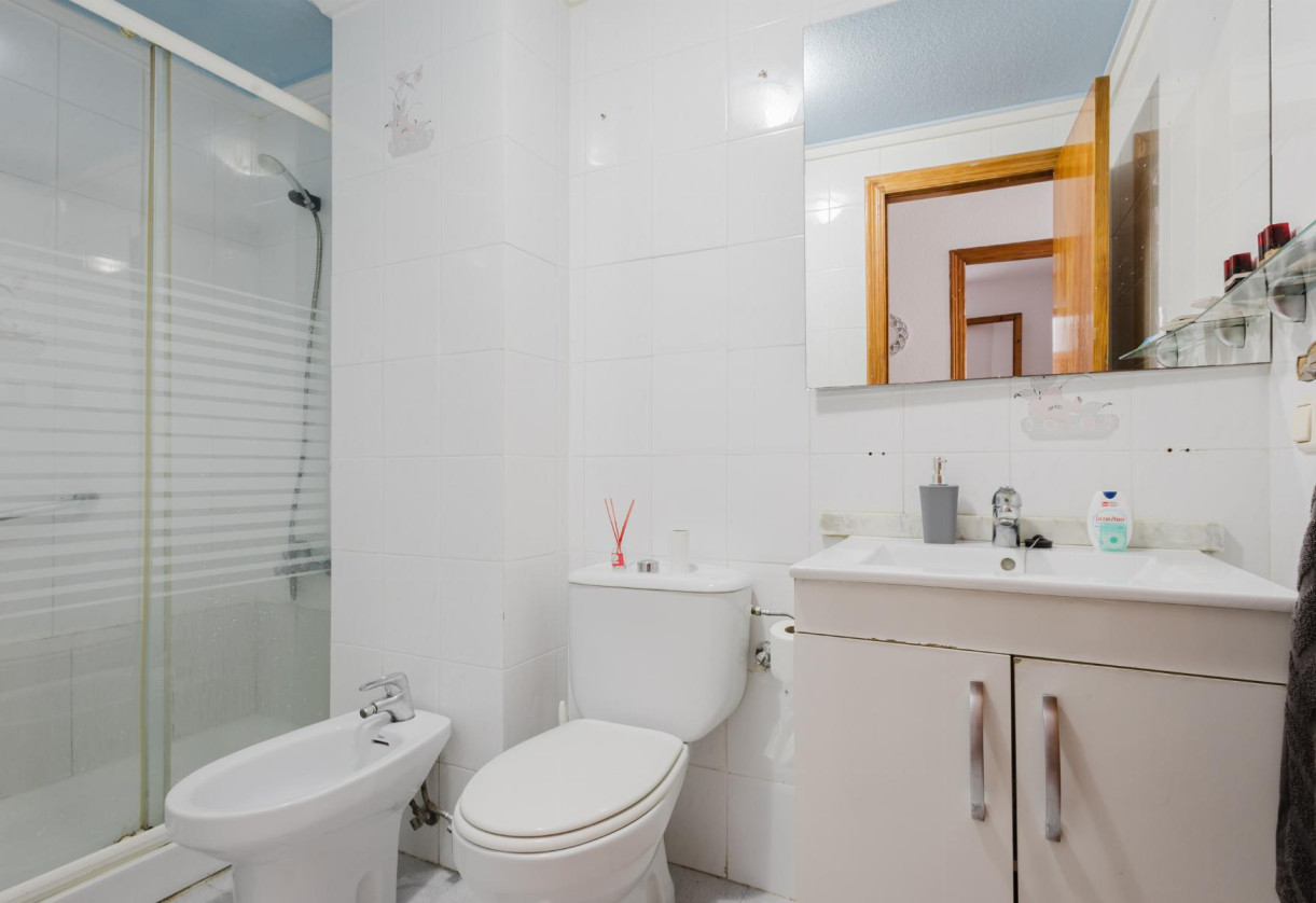 Reventa · APARTAMENTO · Torrevieja · Playa de La Acequion