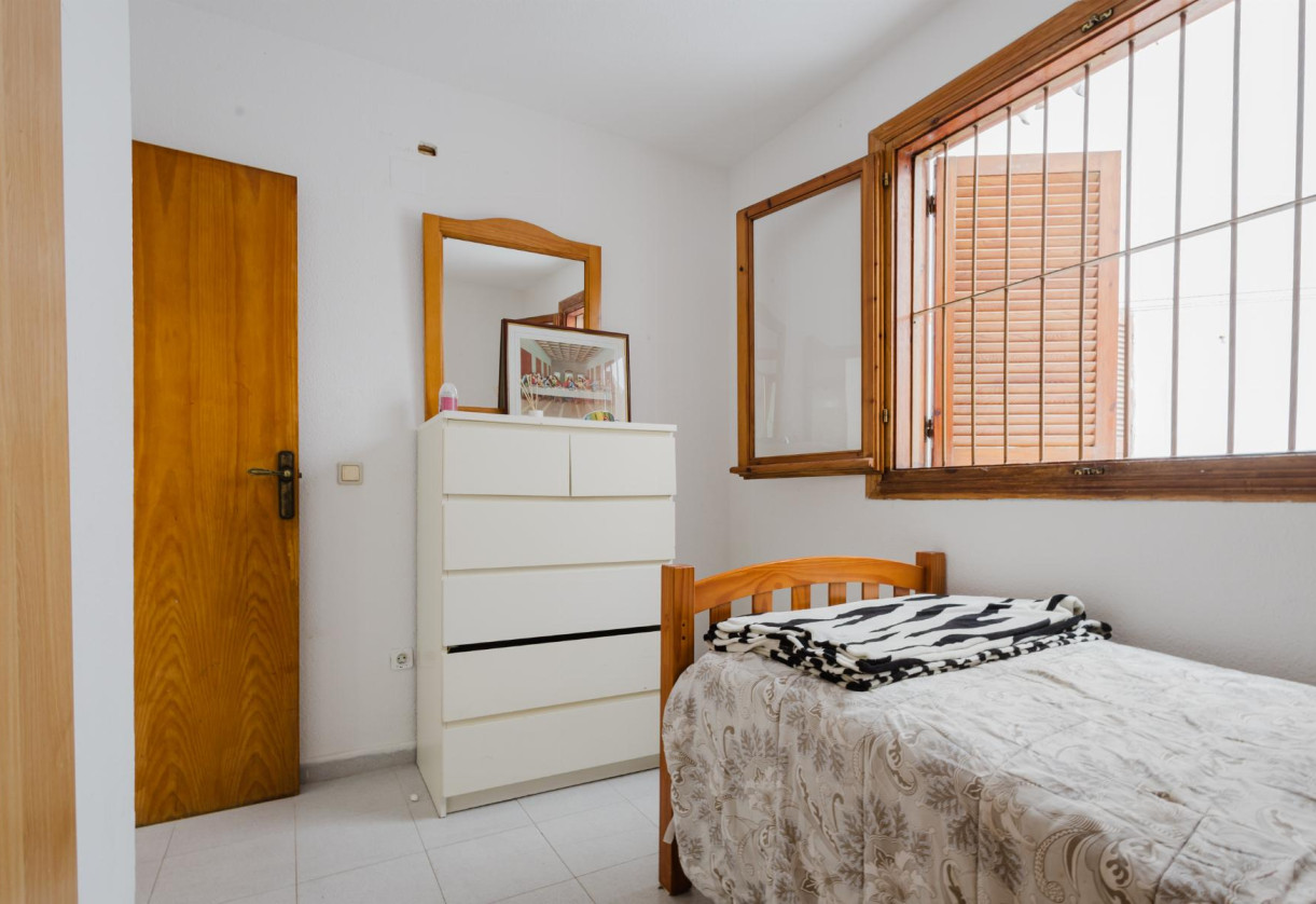 Reventa · APARTAMENTO · Torrevieja · Playa de La Acequion