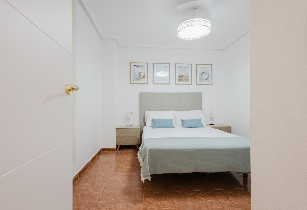 Reventa · APARTAMENTO · Torrevieja · Centro