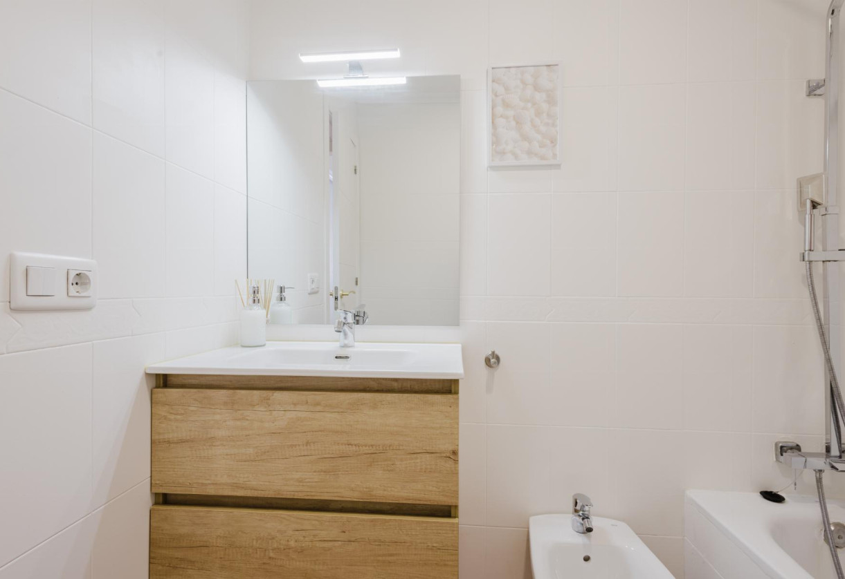 Reventa · APARTAMENTO · Torrevieja · Centro