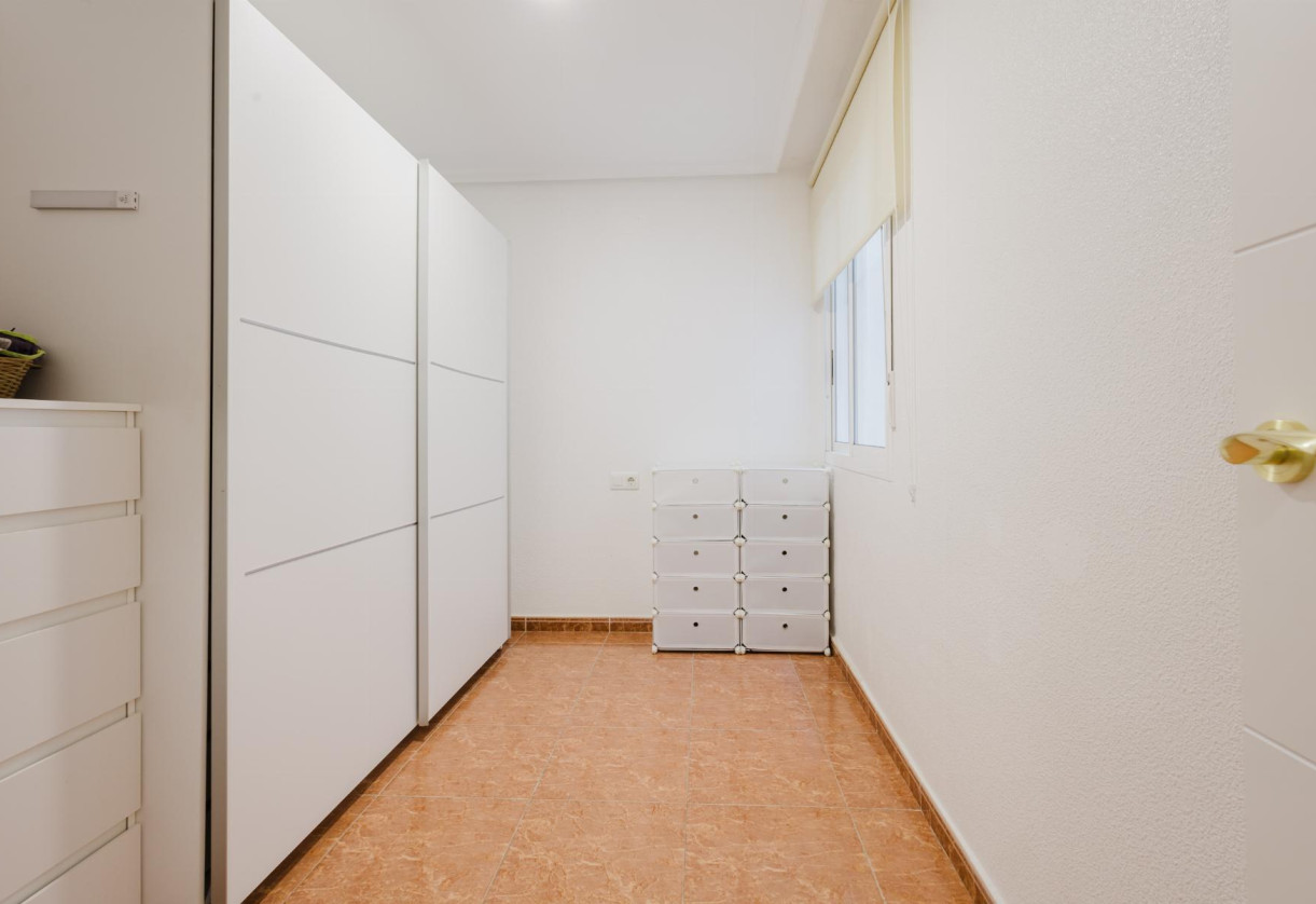 Reventa · APARTAMENTO · Torrevieja · Centro