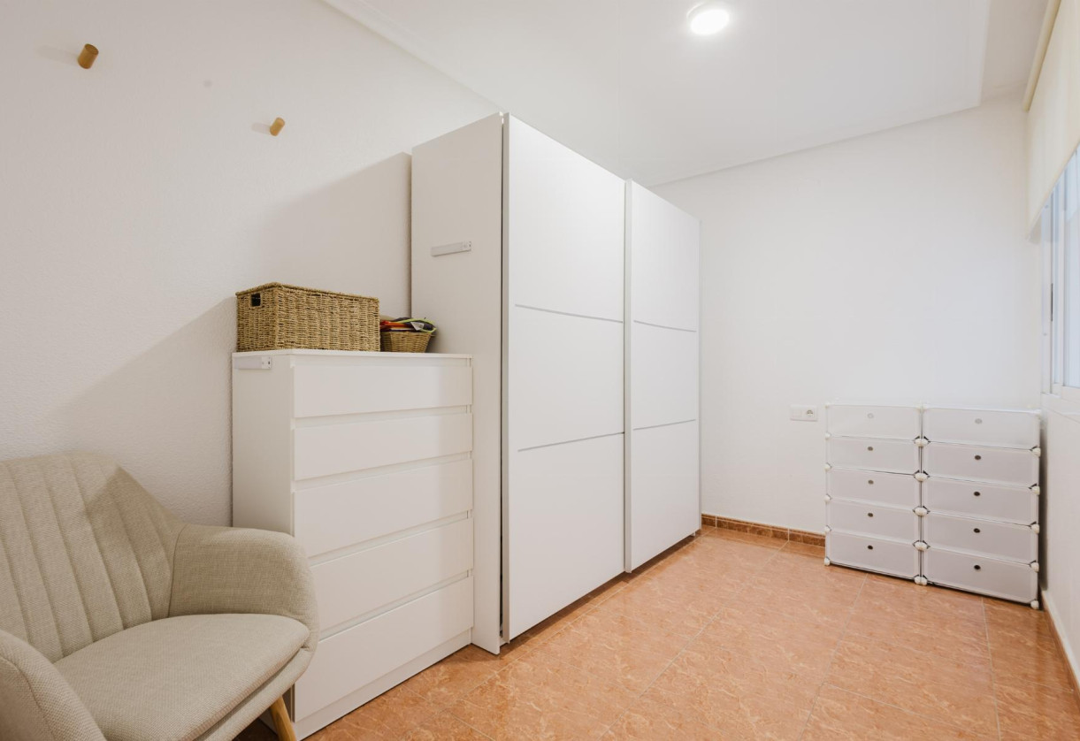 Reventa · APARTAMENTO · Torrevieja · Centro
