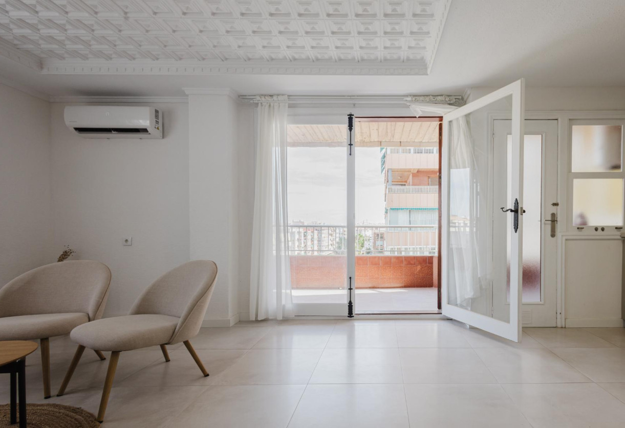 Rynek wtórny · APARTAMENTO · Torrevieja · Playa del Acequión