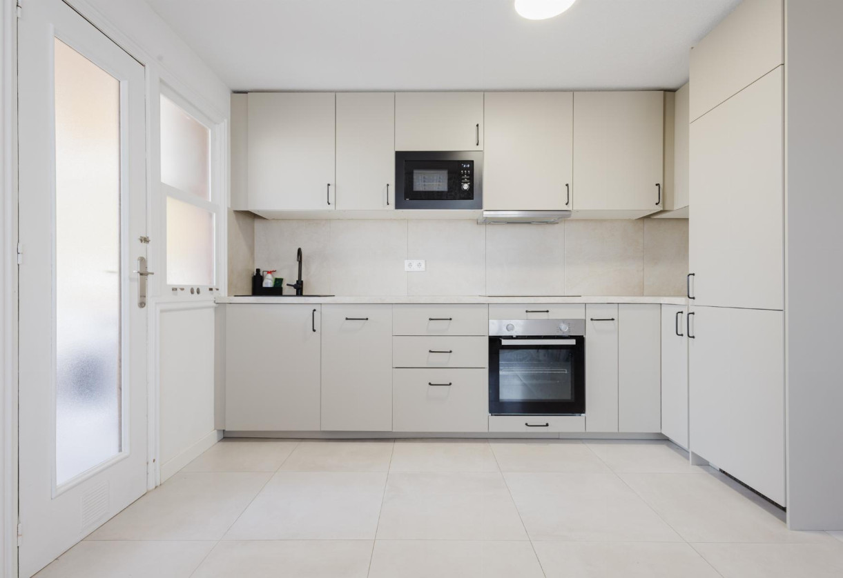 Rynek wtórny · APARTAMENTO · Torrevieja · Playa del Acequión