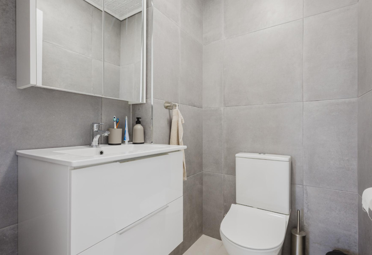 Rynek wtórny · APARTAMENTO · Torrevieja · Playa del Acequión