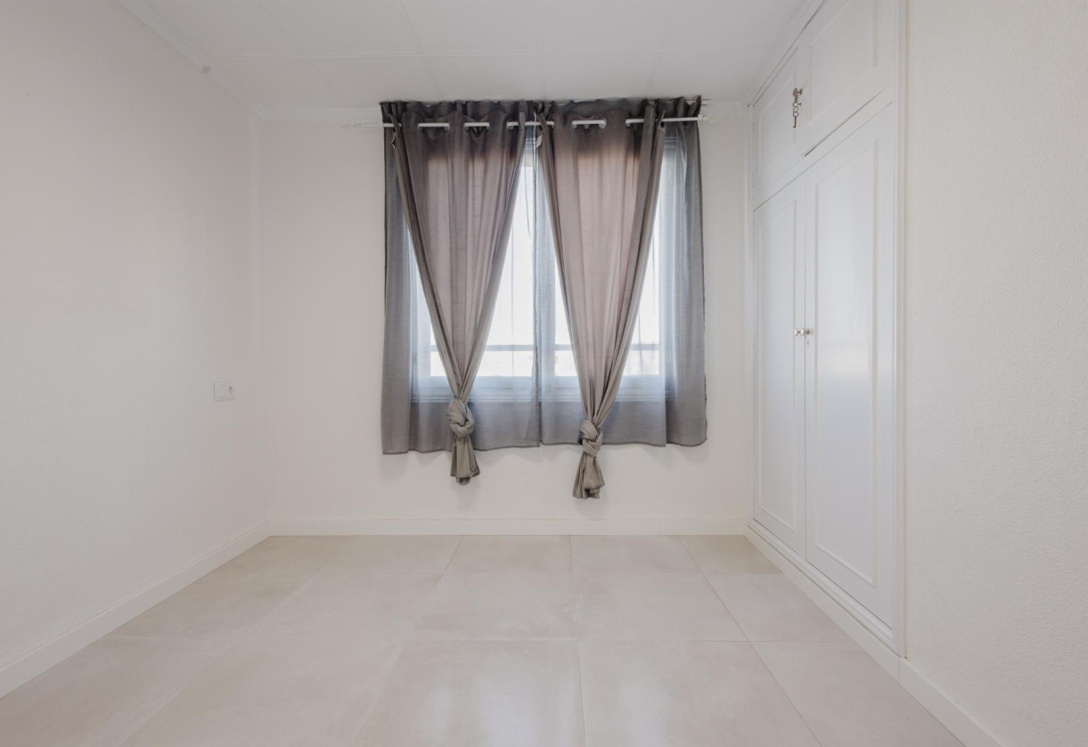 Rynek wtórny · APARTAMENTO · Torrevieja · Playa del Acequión