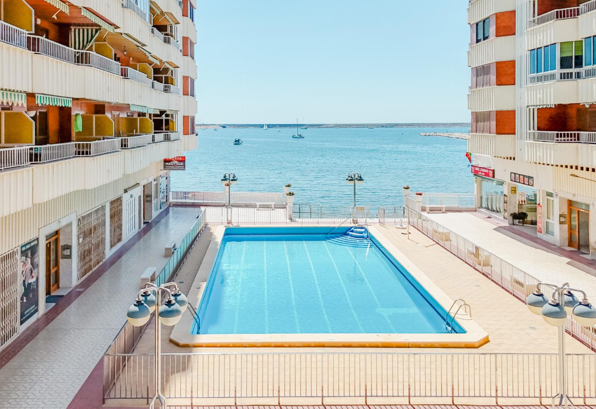 Rynek wtórny · APARTAMENTO · Torrevieja · Playa del Acequión
