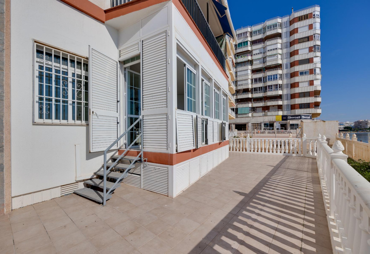 Resale · APARTAMENTO · Torrevieja · Playa del Acequión