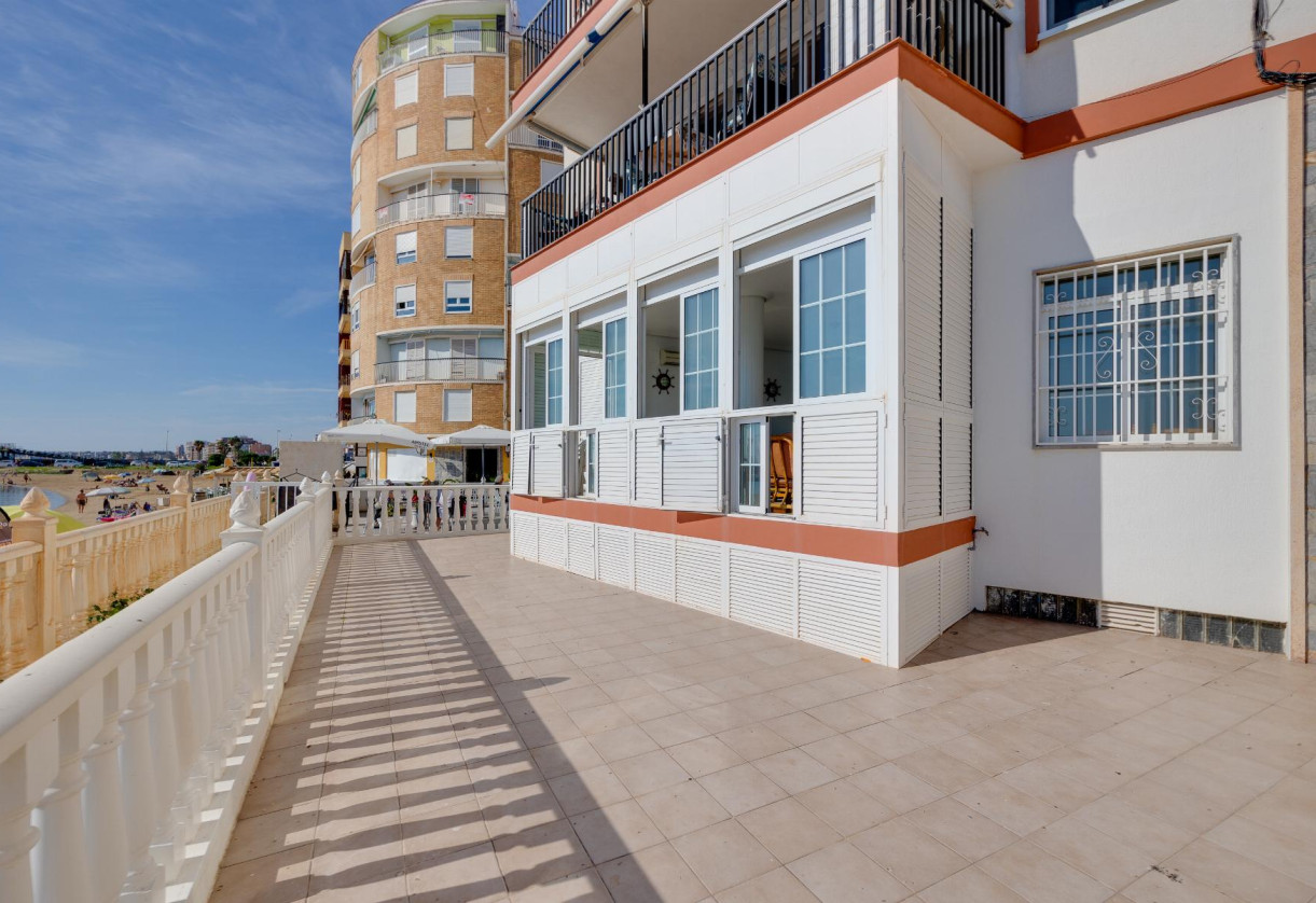 Resale · APARTAMENTO · Torrevieja · Playa del Acequión