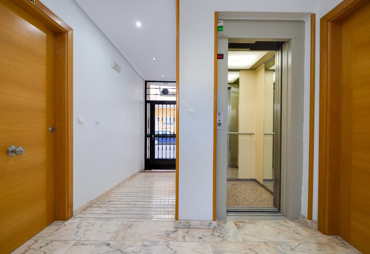 Resale · penthouse · Almoradi