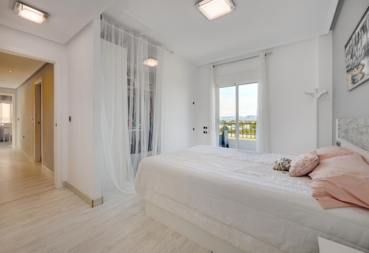 Resale · penthouse · Almoradi