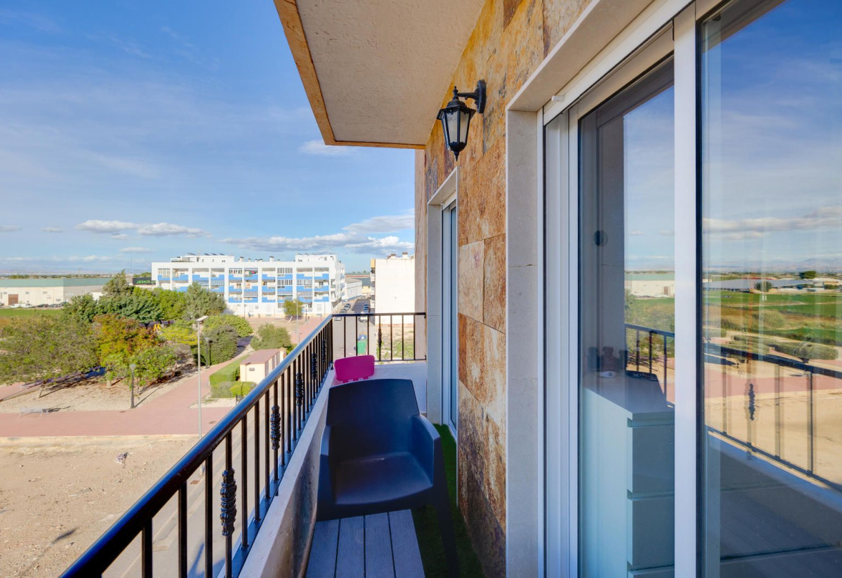 Resale · penthouse · Almoradi