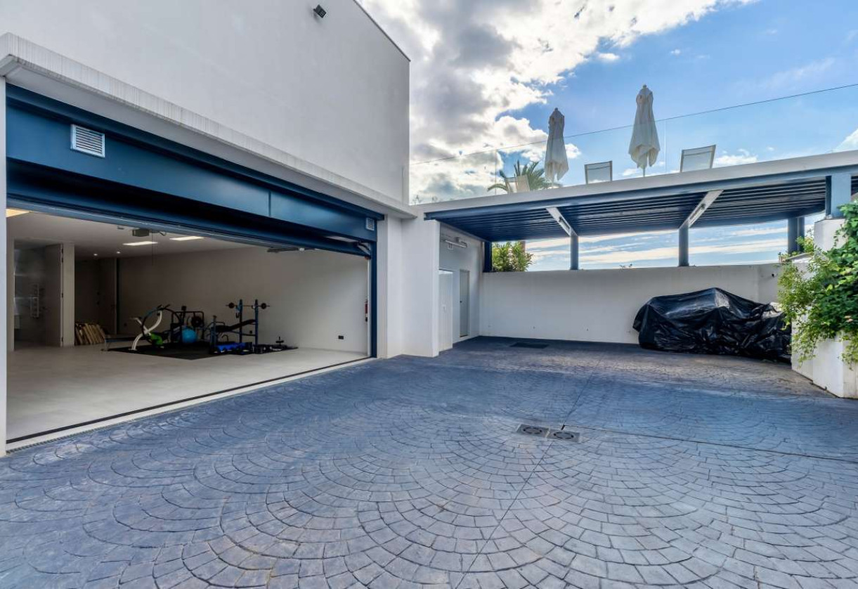 Rynek wtórny · detached house · Altea