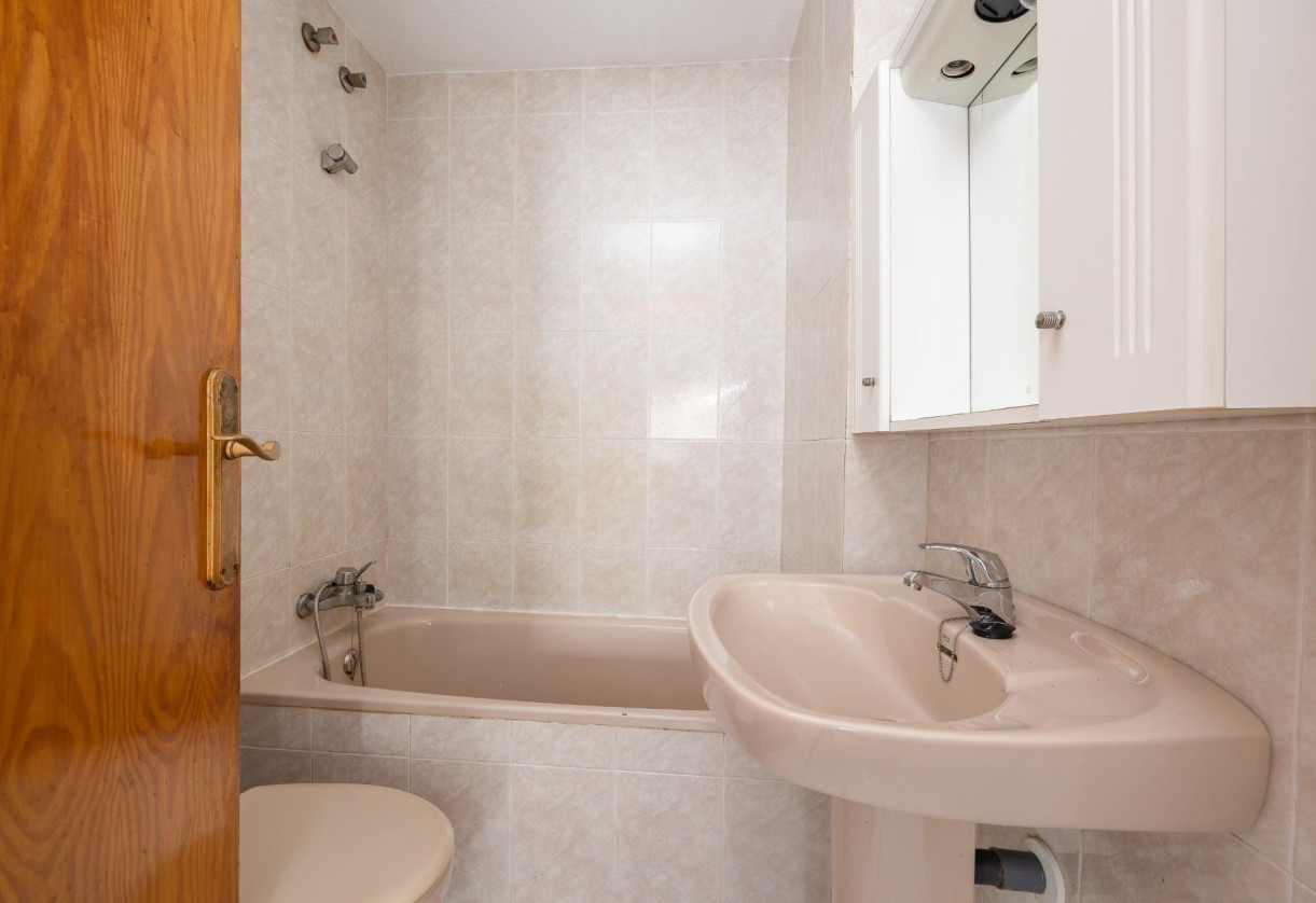 Sale · Apartment · Torrevieja · Paseo maritimo