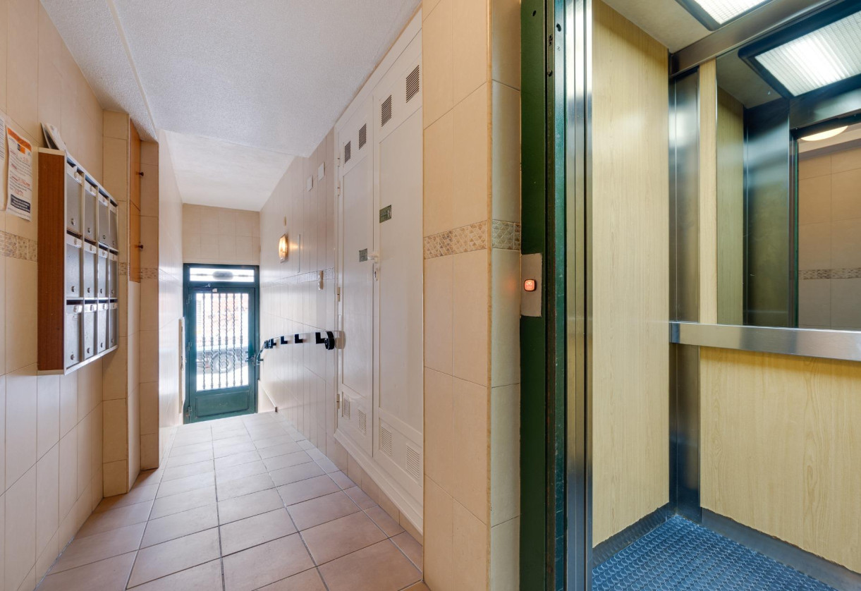 Sale · Apartment · Torrevieja · Paseo maritimo