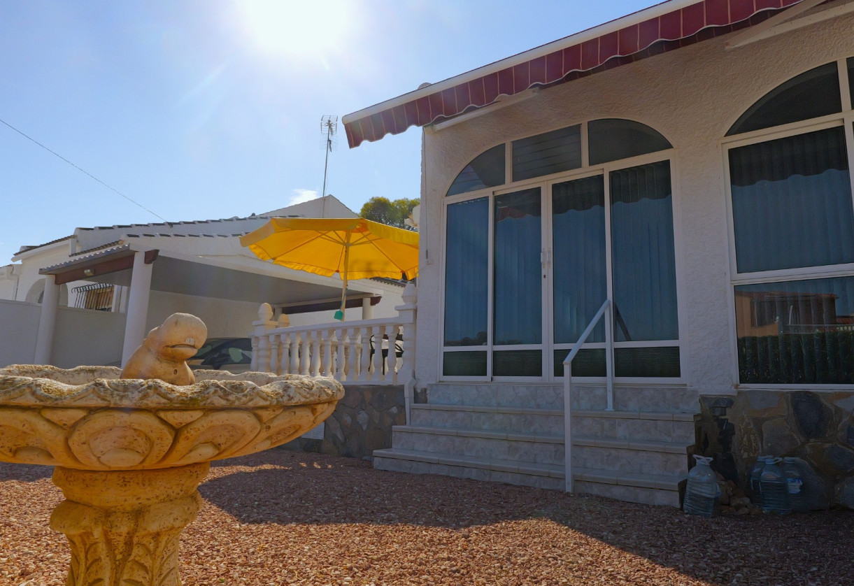 Sale · Villa · Torrevieja · Urbanización San Luis