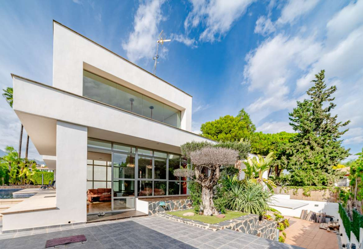 Sale · detached house · Benidorm