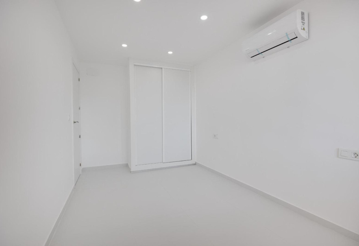 Sale · APARTAMENTO · Torrevieja · playa de los naufragos