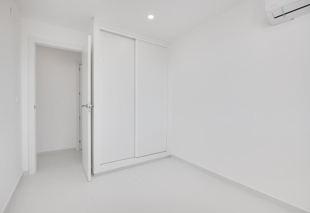 Sale · APARTAMENTO · Torrevieja · playa de los naufragos