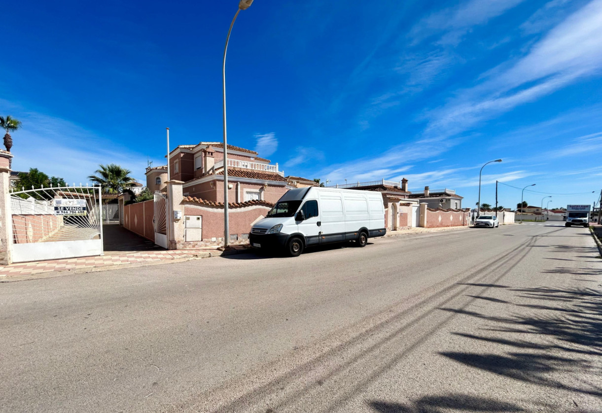 Reventa · Detached House / Villa · El Chaparral