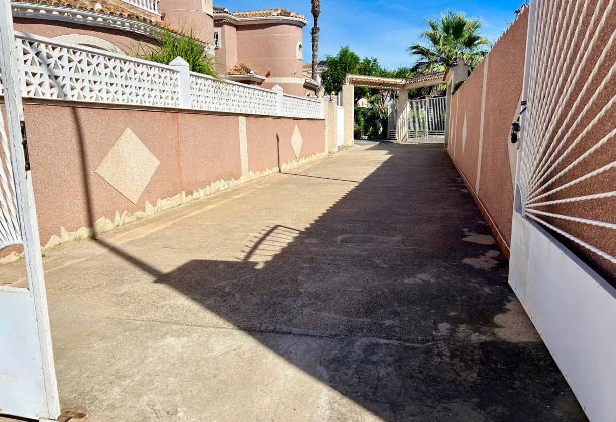 Reventa · Detached House / Villa · El Chaparral