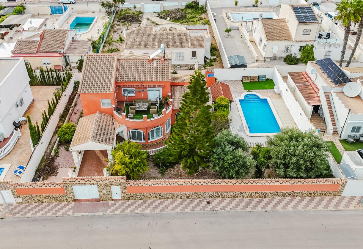 Sale · Chalet · Torrevieja · LA SIESTA