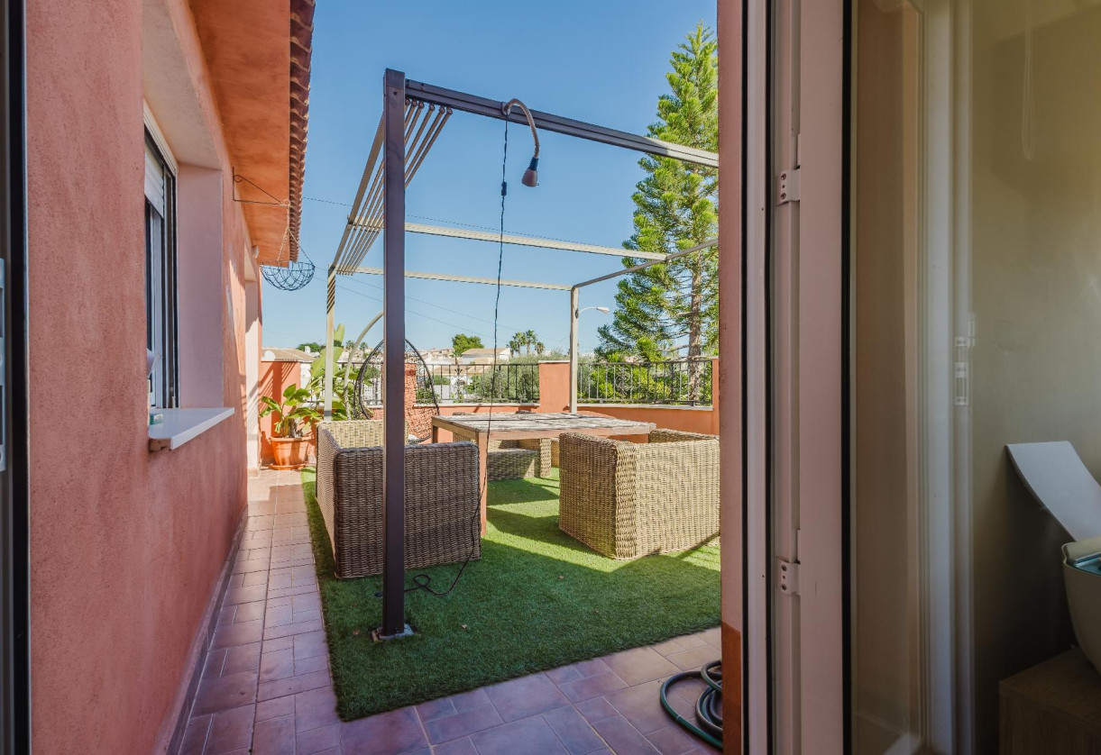 Sale · Chalet · Torrevieja · LA SIESTA