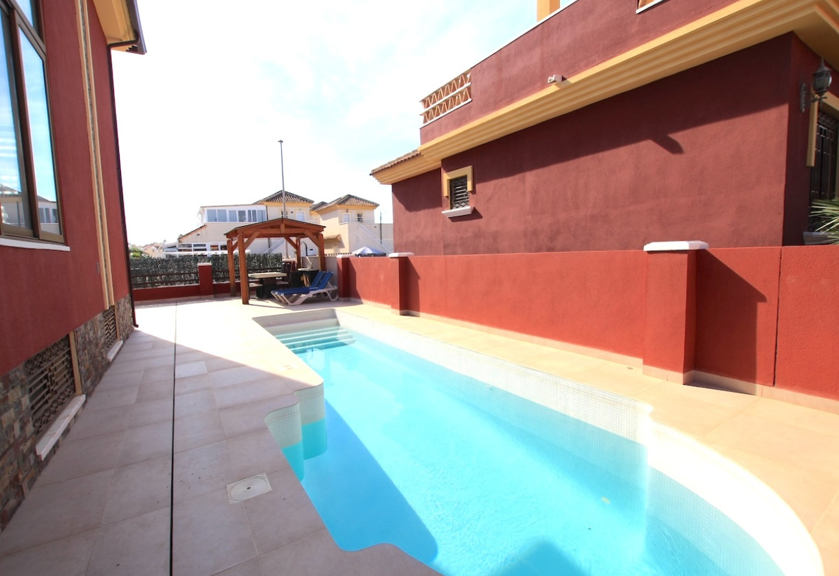 Sale · Villa · Algorfa - Urb. Lo Crispin