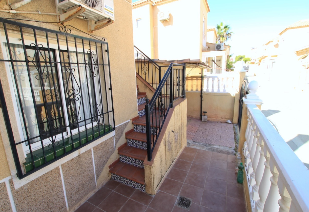 Resale · Townhouse · Los Balcones