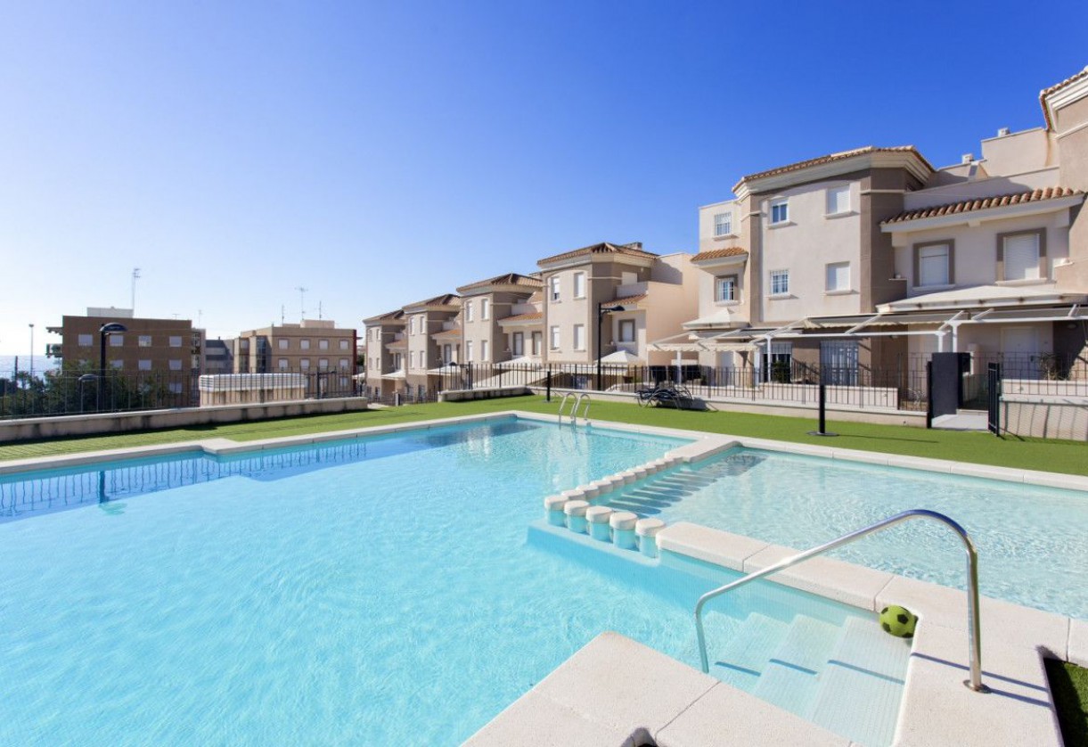 Rynek pierwotny · Terraced Houses · Santa Pola
