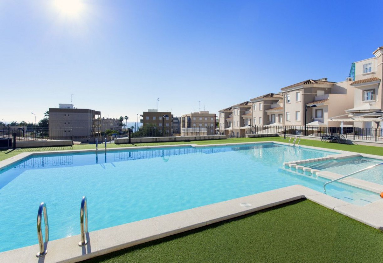 Rynek pierwotny · Terraced Houses · Santa Pola
