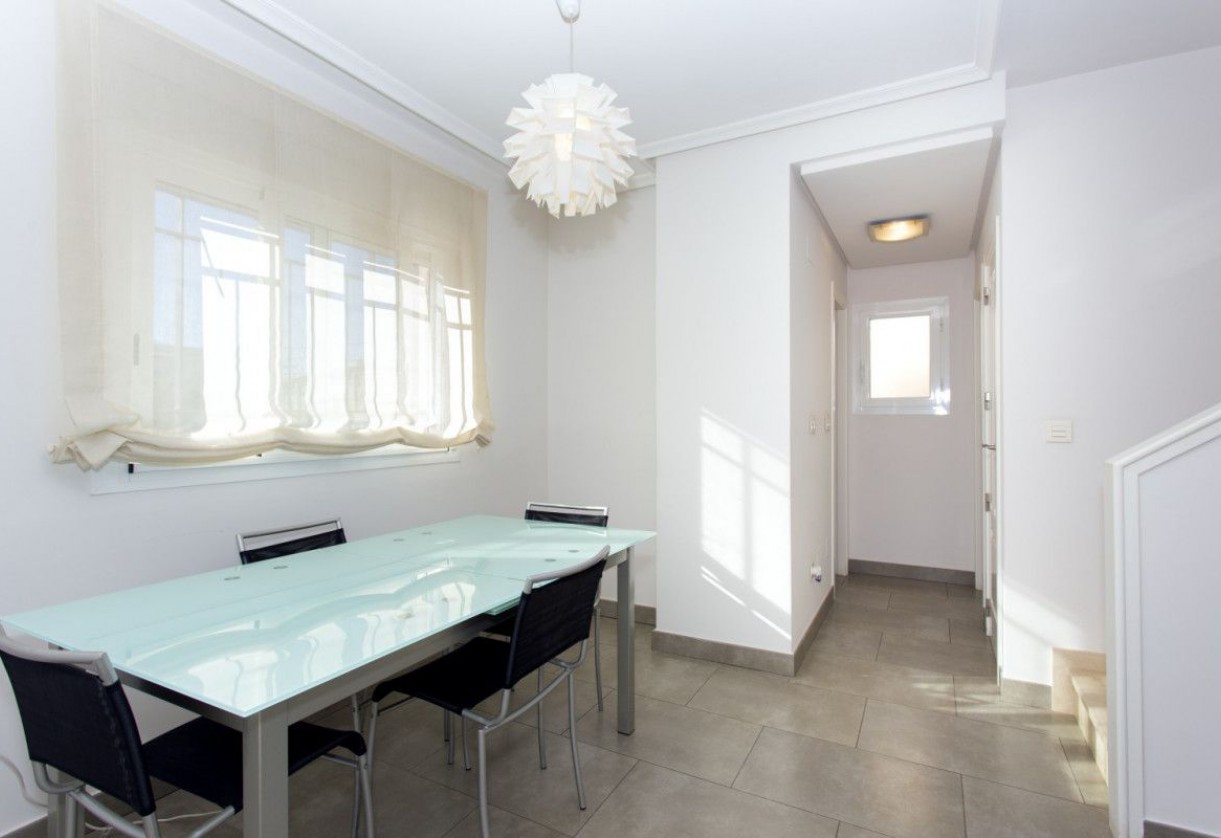 Rynek pierwotny · Terraced Houses · Santa Pola