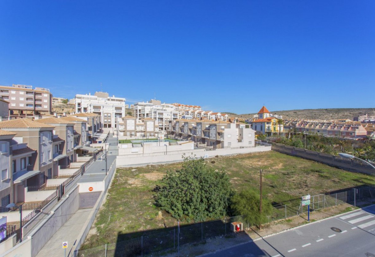 Rynek pierwotny · Terraced Houses · Santa Pola
