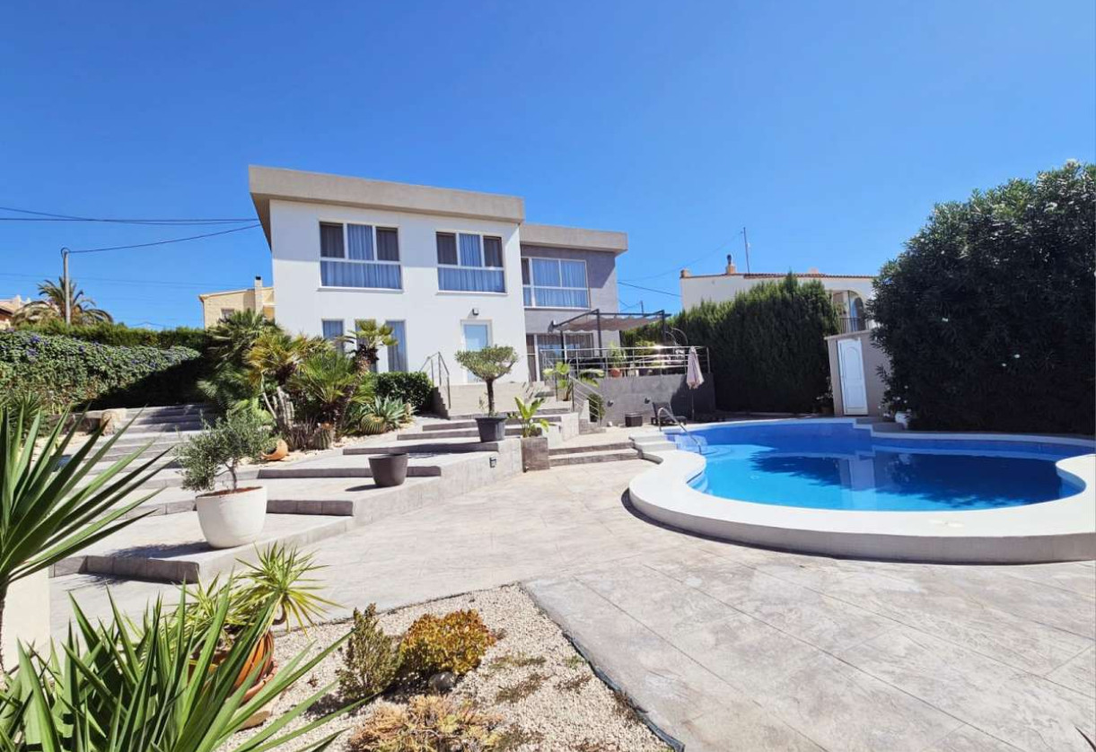 Sale · detached house · Calpe