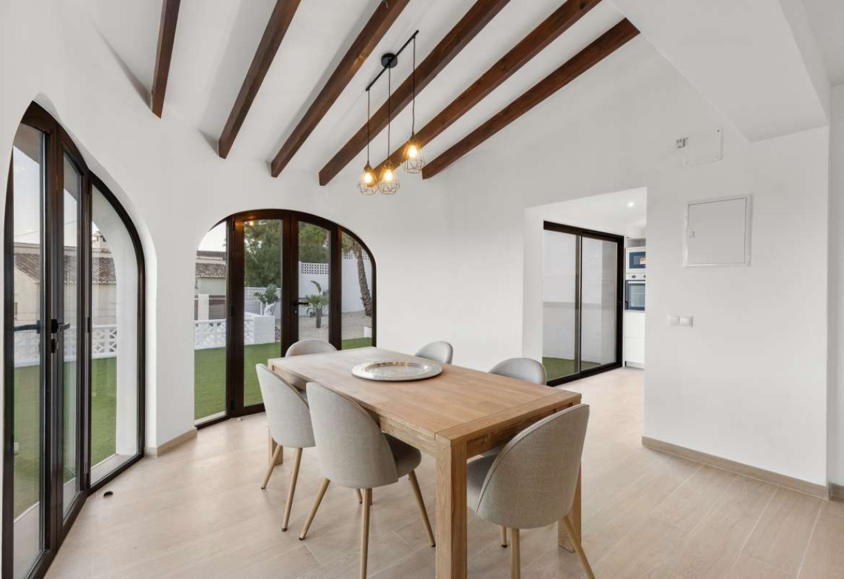 Resale · detached house · Calpe