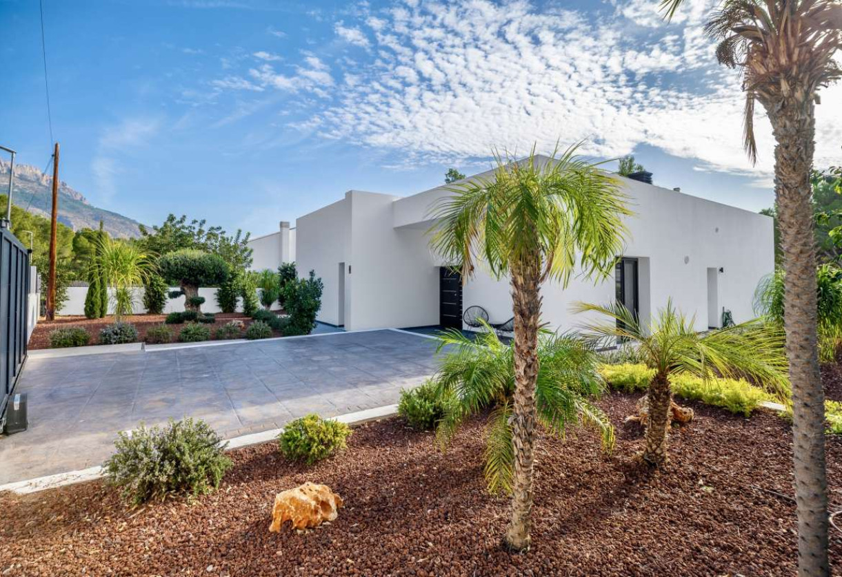 Sale · detached house · Altea