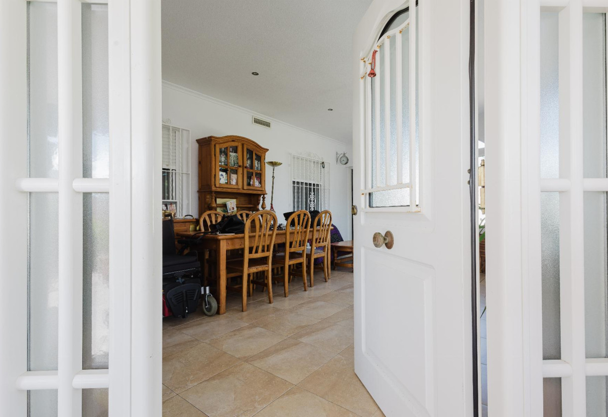 Resale · Chalet · Torrevieja · LA SIESTA