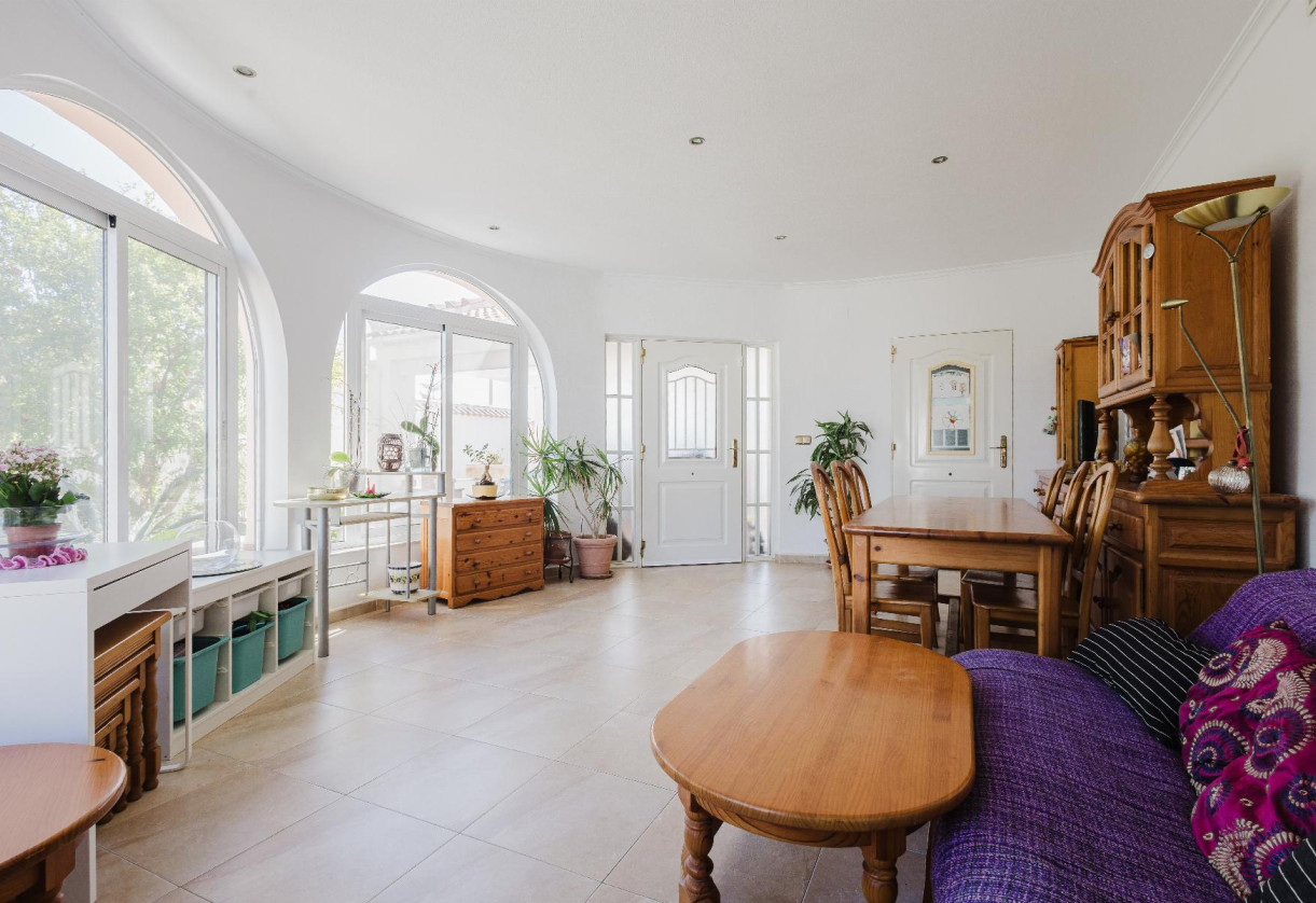 Resale · Chalet · Torrevieja · LA SIESTA