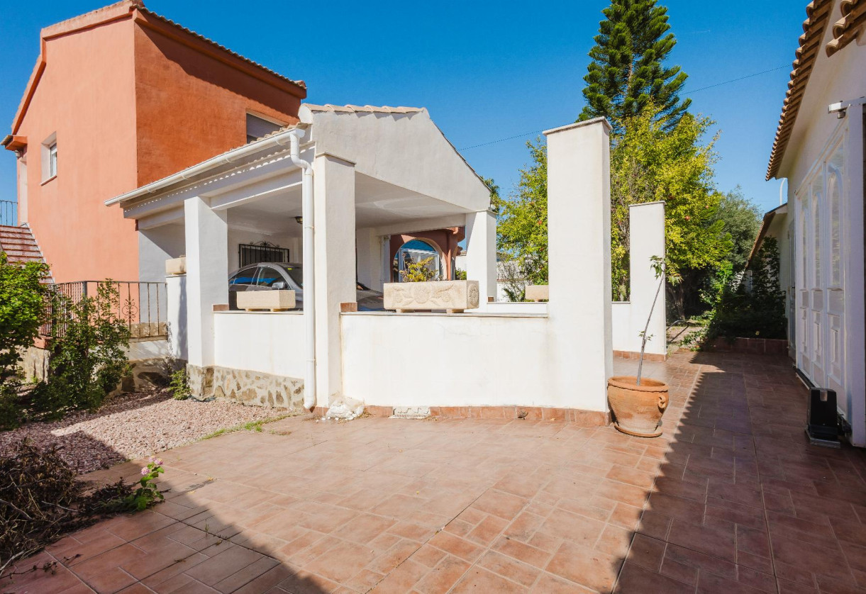 Resale · Chalet · Torrevieja · LA SIESTA