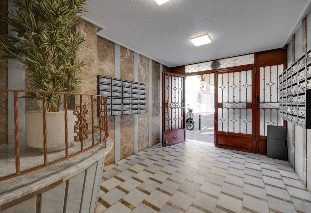 Resale · APARTAMENTO · Torrevieja · playa de los naufragos