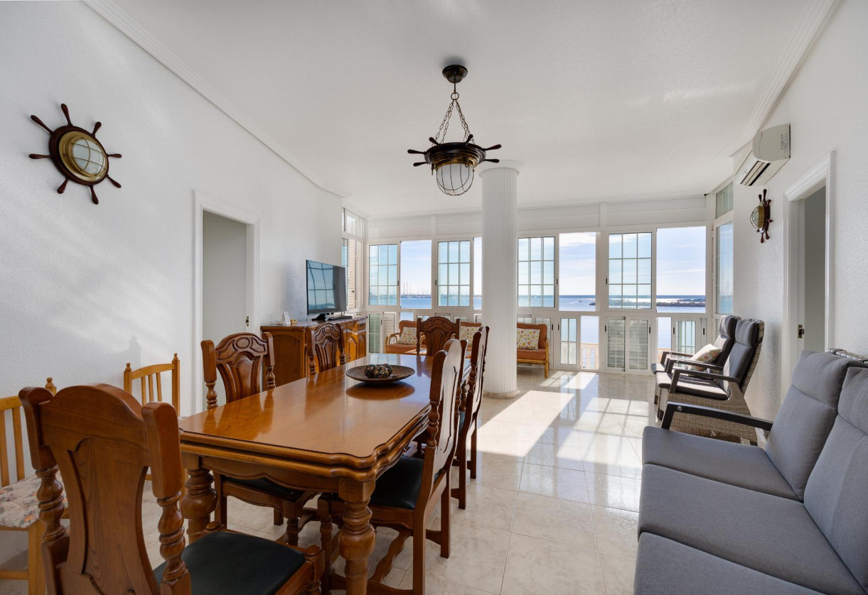 Rynek wtórny · APARTAMENTO · Torrevieja · Playa del Acequión
