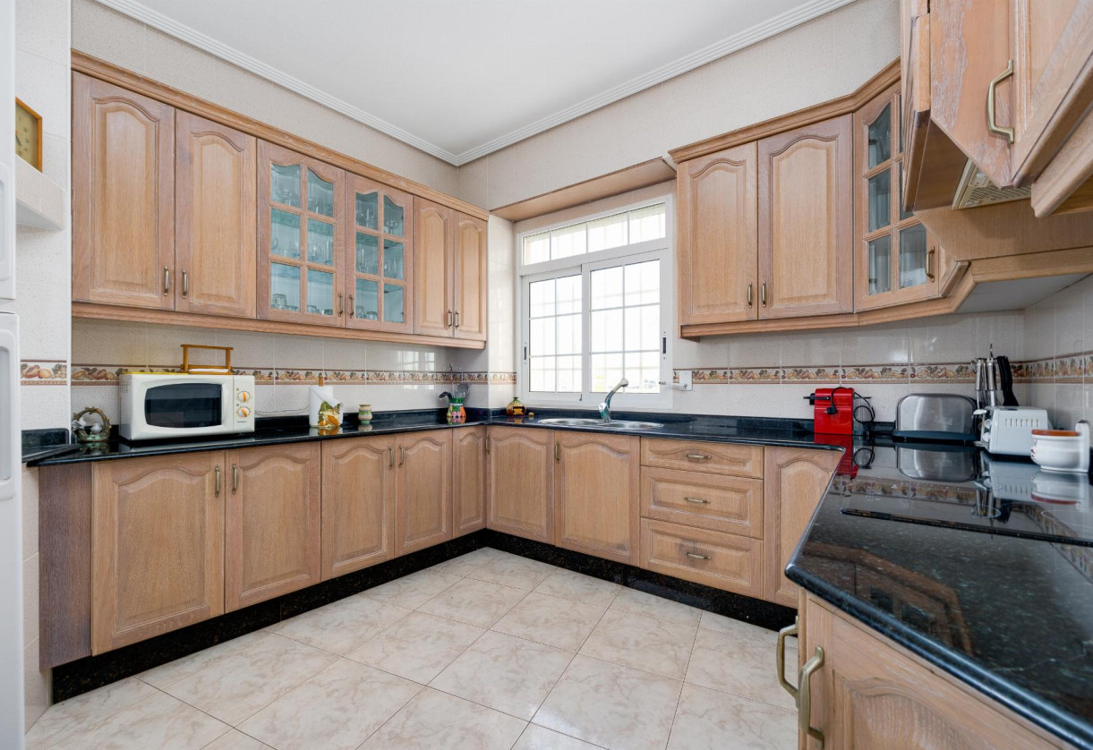 Rynek wtórny · APARTAMENTO · Torrevieja · Playa del Acequión